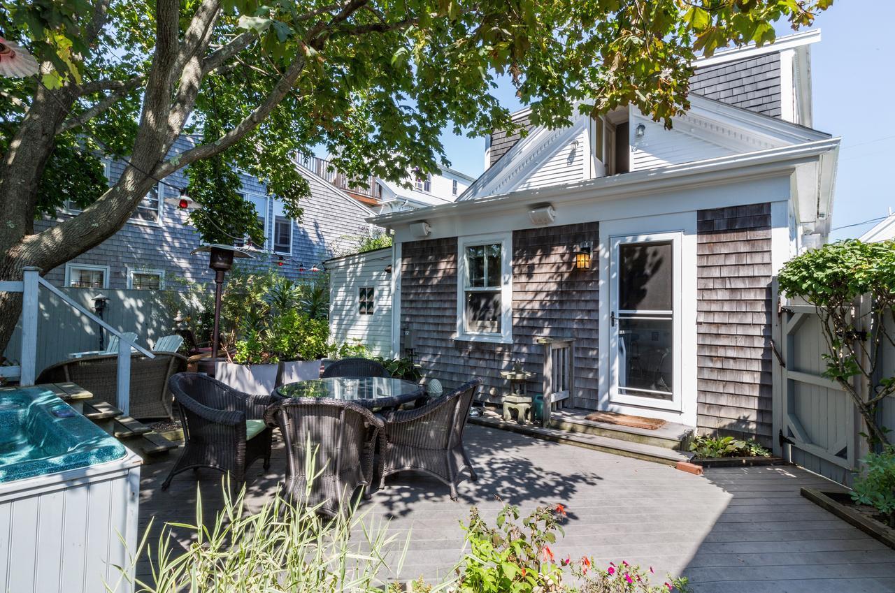 بروفينس The Tucker Inn المظهر الخارجي الصورة